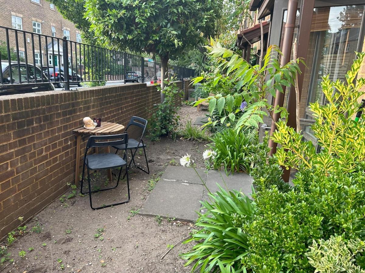 Cousy Flat With Small Garden In Fantastic Location London