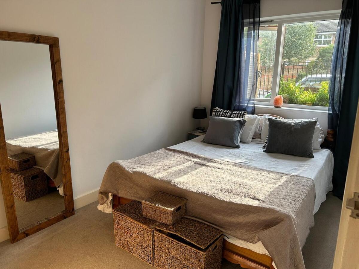Apartment Cousy Flat With Small Garden In Fantastic Location