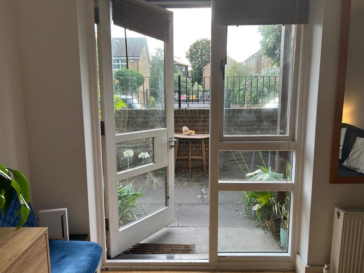 Apartment Cousy Flat With Small Garden In Fantastic Location London